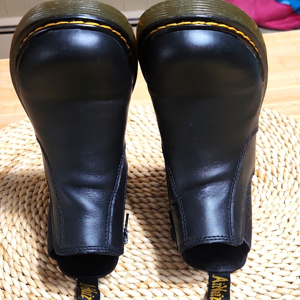 DOC MARTINS. - Picture 10 of 11